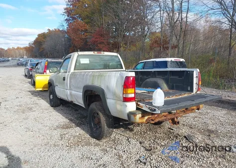 2001 Chevrolet Silverado 2500Hd z USA, uszkodzony, nr VIN 1GCHK24U01E249313